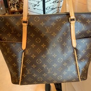 Louis Vuitton MM Totally shoulder bag